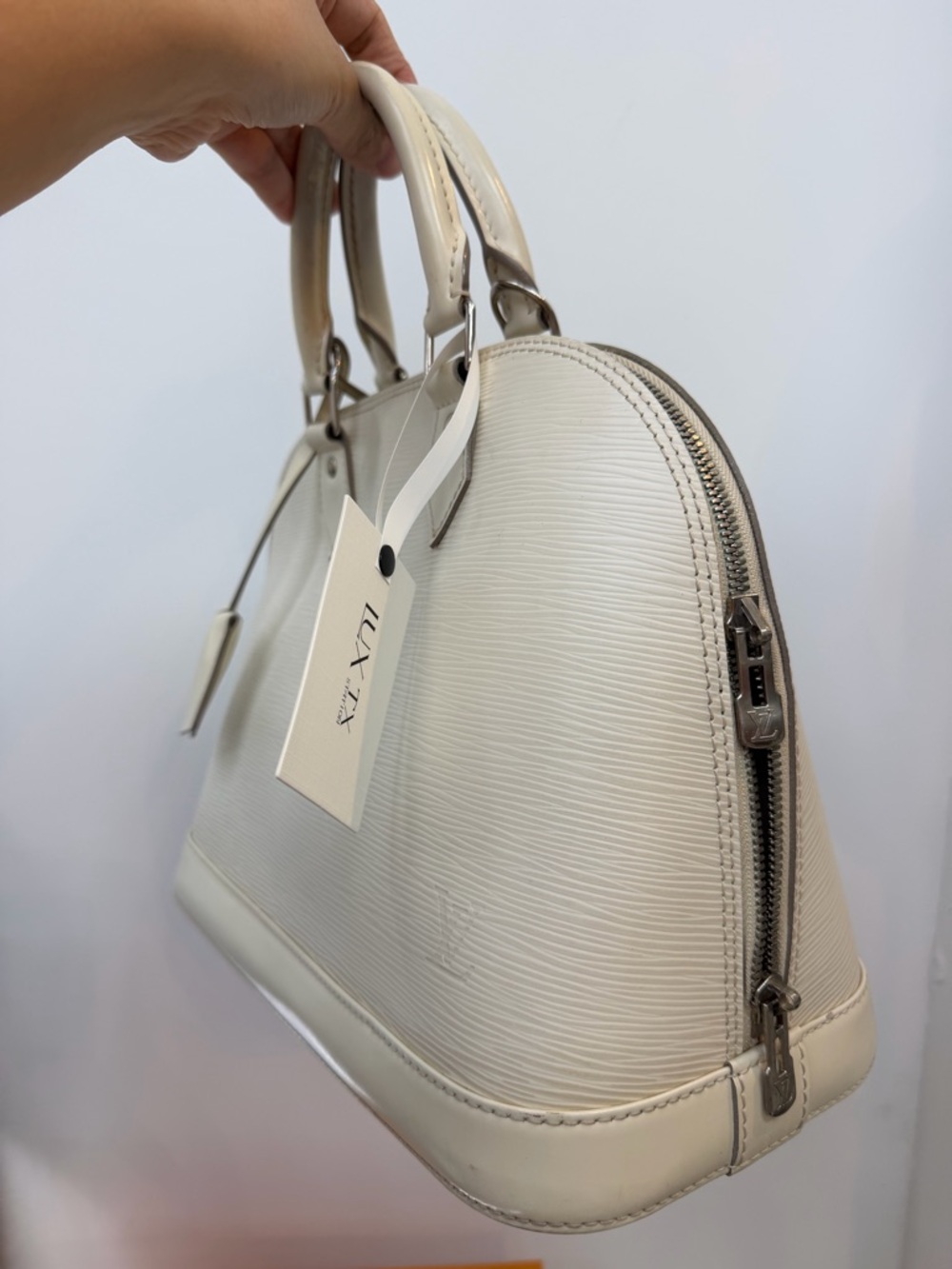 Louis Vuitton Cream Epi Leather Alma Satchel - Picture 4 of 7
